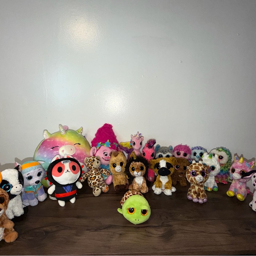 Huge Plush Lot: 22pc Ty beanie boos, Squishmallow, Paw Patrol & Troll bundle